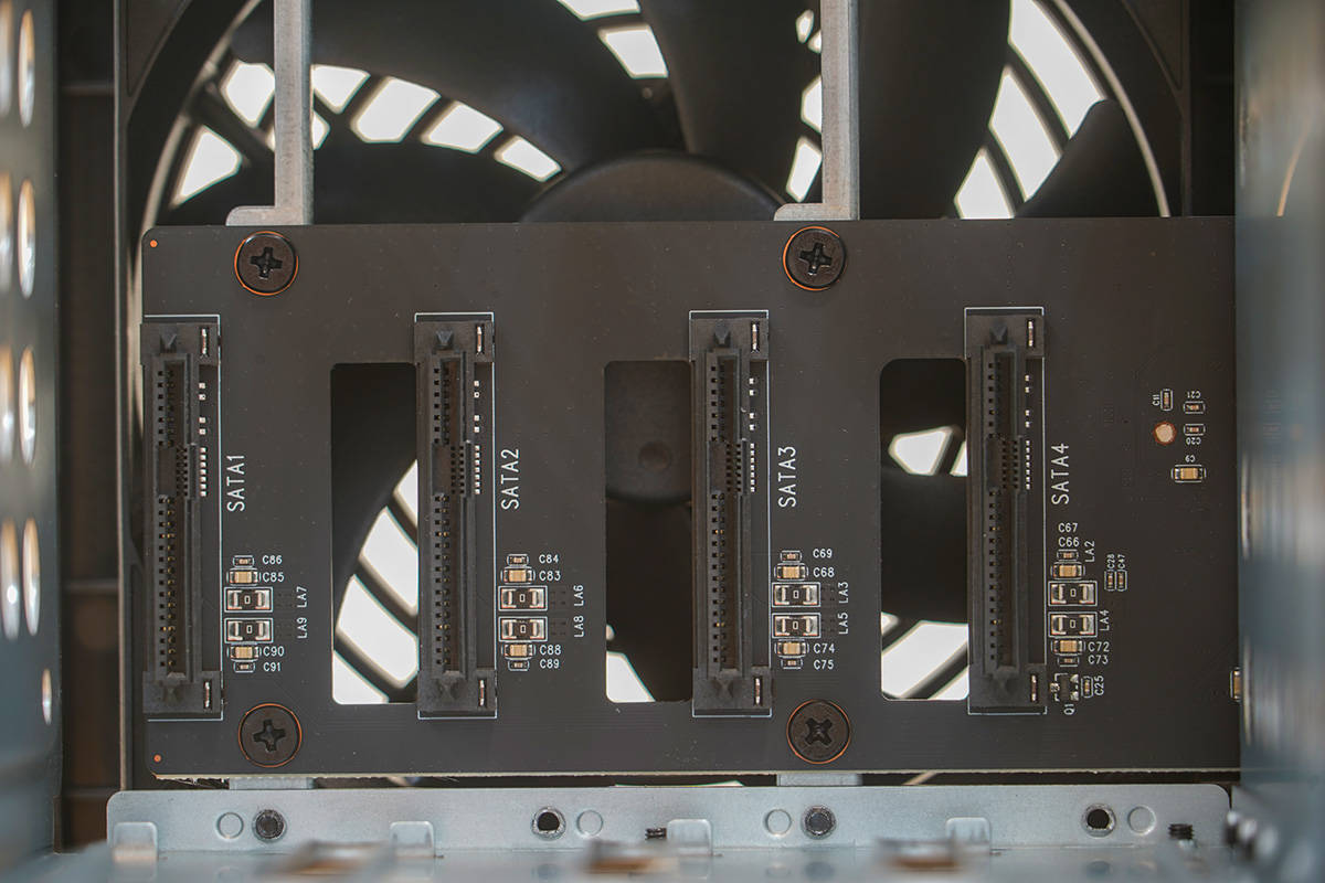 小型办公场景下的一种NAS使用思路：铁威马F4-425 Plus体验记录