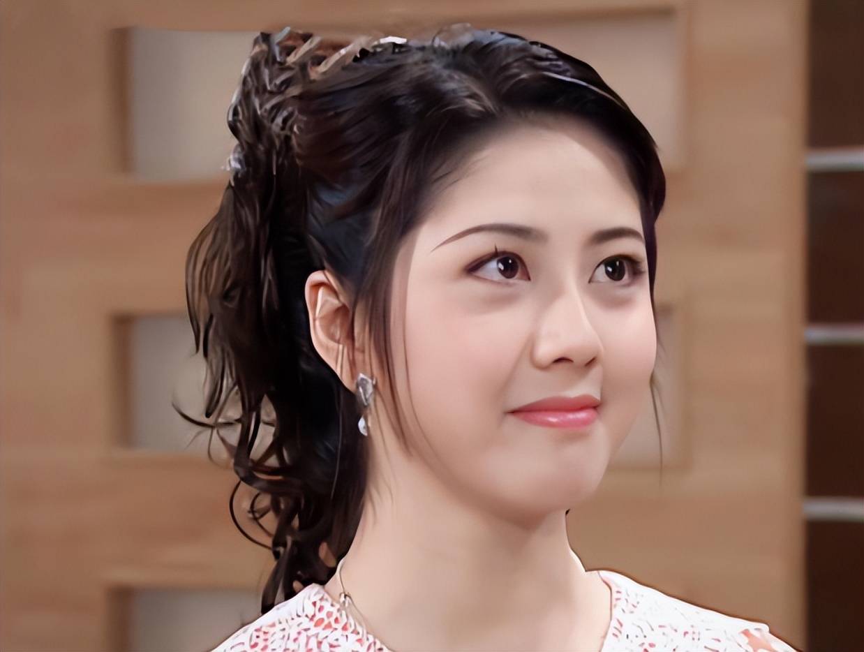 因为长得太漂亮,从护士转行做演员,出道第一部剧就演了女主