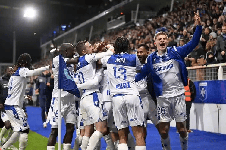 法甲欧塞尔VS巴黎圣曼:保级死守与争冠攻坚的终极对决