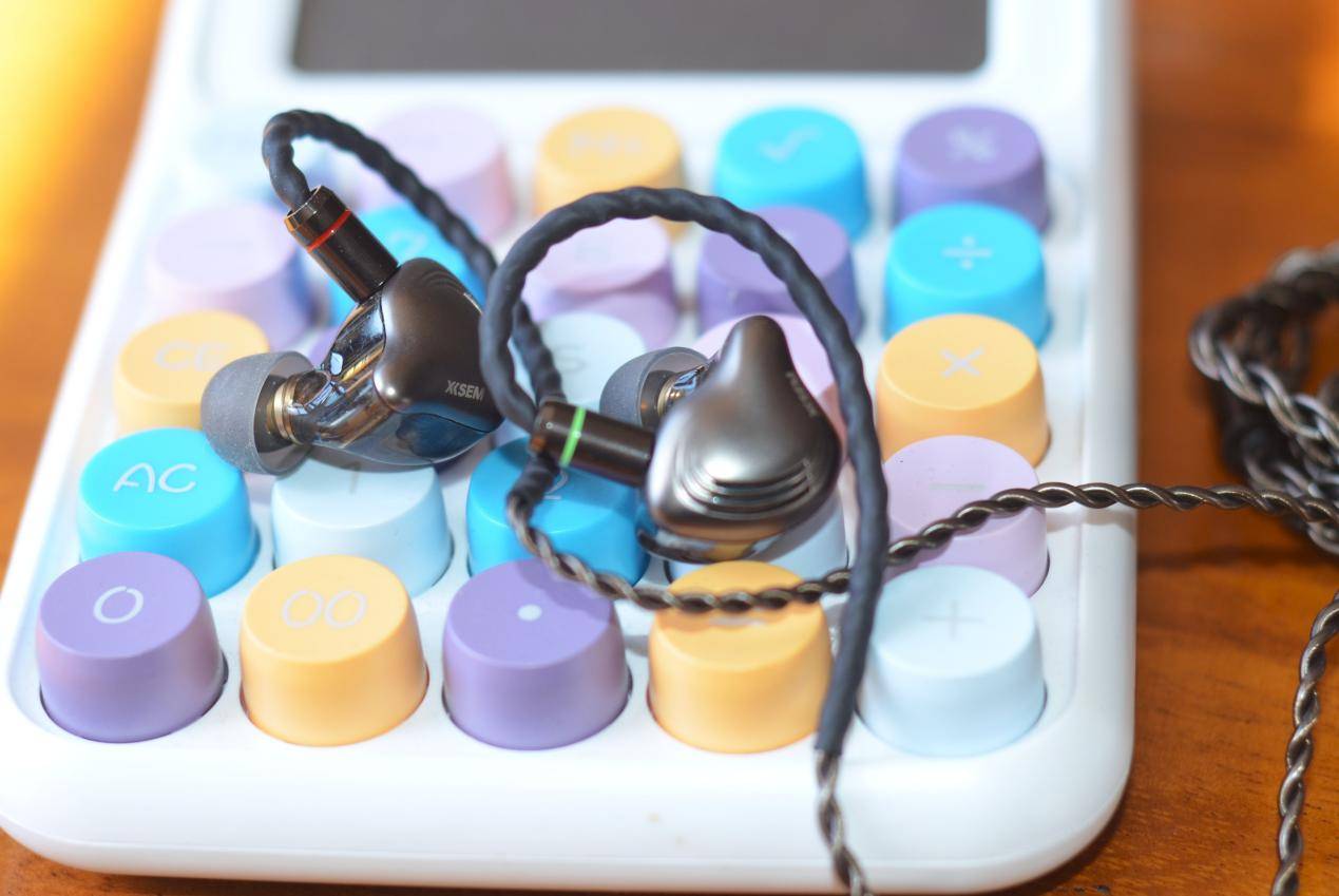 百元级西圣入耳式HiFi1有线耳机,带给你耳朵纯粹的聆听