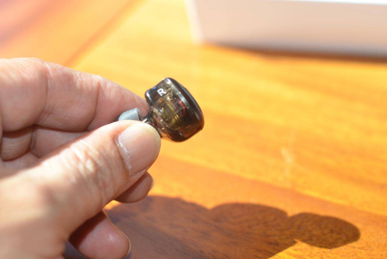 百元级西圣入耳式HiFi1有线耳机,带给你耳朵纯粹的聆听