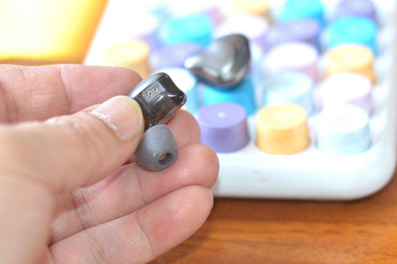 百元级西圣入耳式HiFi1有线耳机,带给你耳朵纯粹的聆听