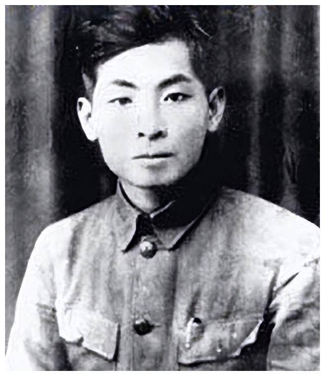 1944年叶飞去诊所看牙，见到墙上字画回来急命：立即抓捕老医生