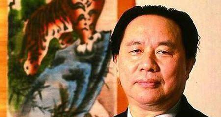 在监狱中,牟其中的表现相对良好,他的无期徒刑最终被改为有期徒刑18年