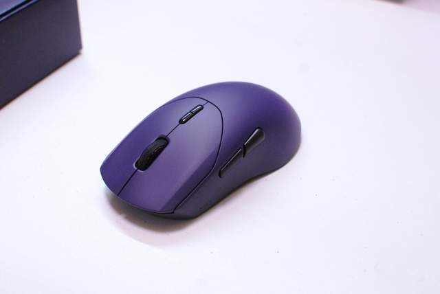 续航怪兽遇上电竞王者：雷柏V700DIY-98长续航版 &amp; VT9 MAX鼠标实测