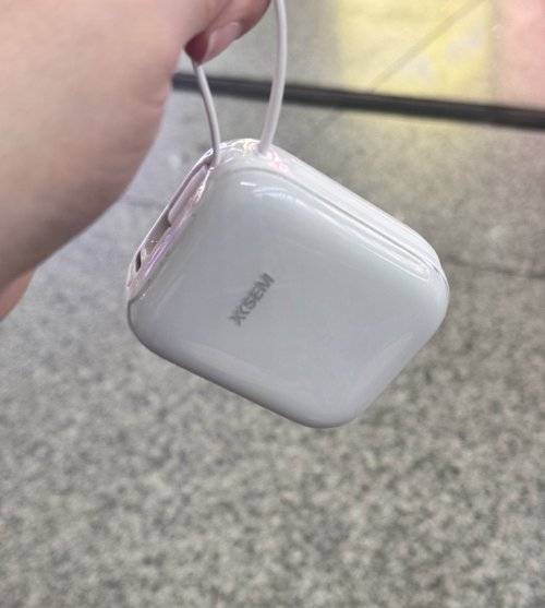 什么牌子的充电宝最好？十大公认耐用充电宝品牌排名，充电快容量大