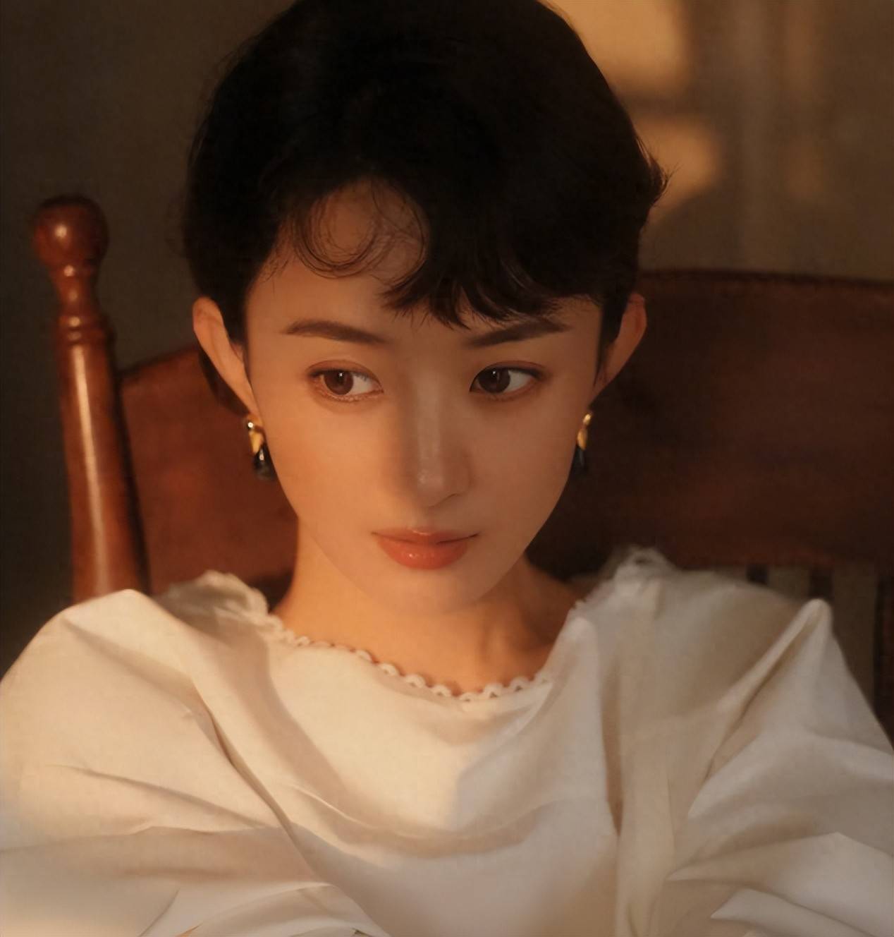 新剧扑街不如对家，还遭小辈背刺？赵丽颖摆脱恋情或将逆袭！