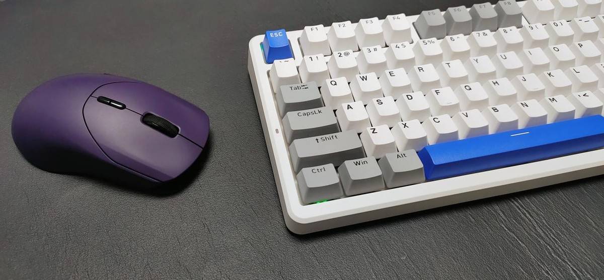 中大手电竞首选键鼠套装，续航+性能+颜值，雷柏V700DIY-98长续航版+VT9实力出圈真硬核！