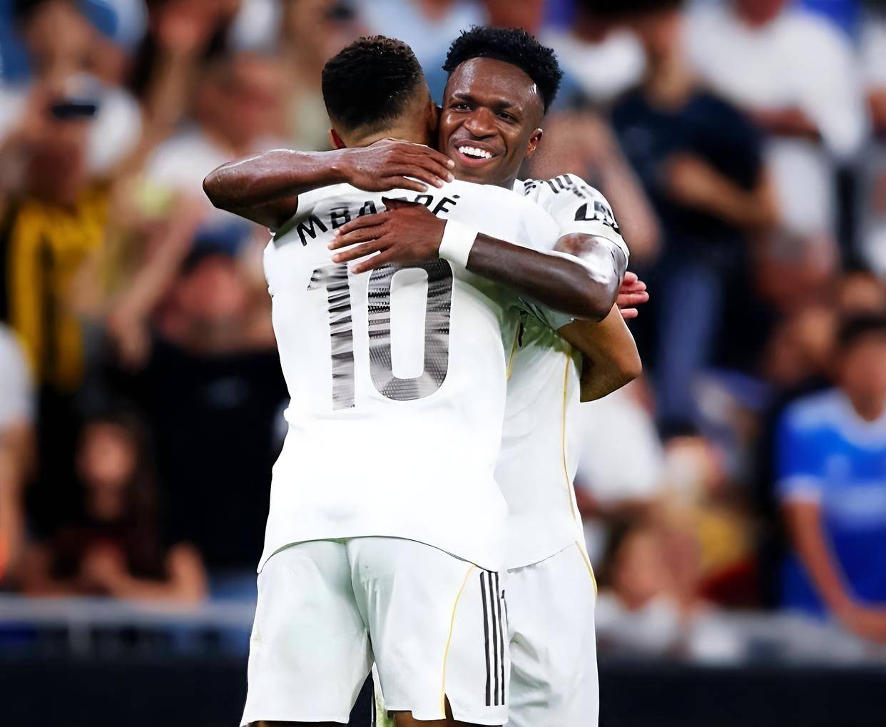 皇马重建失败引震动,确认姆巴佩为唯一超巨,熊皇遭冷落前途未卜?