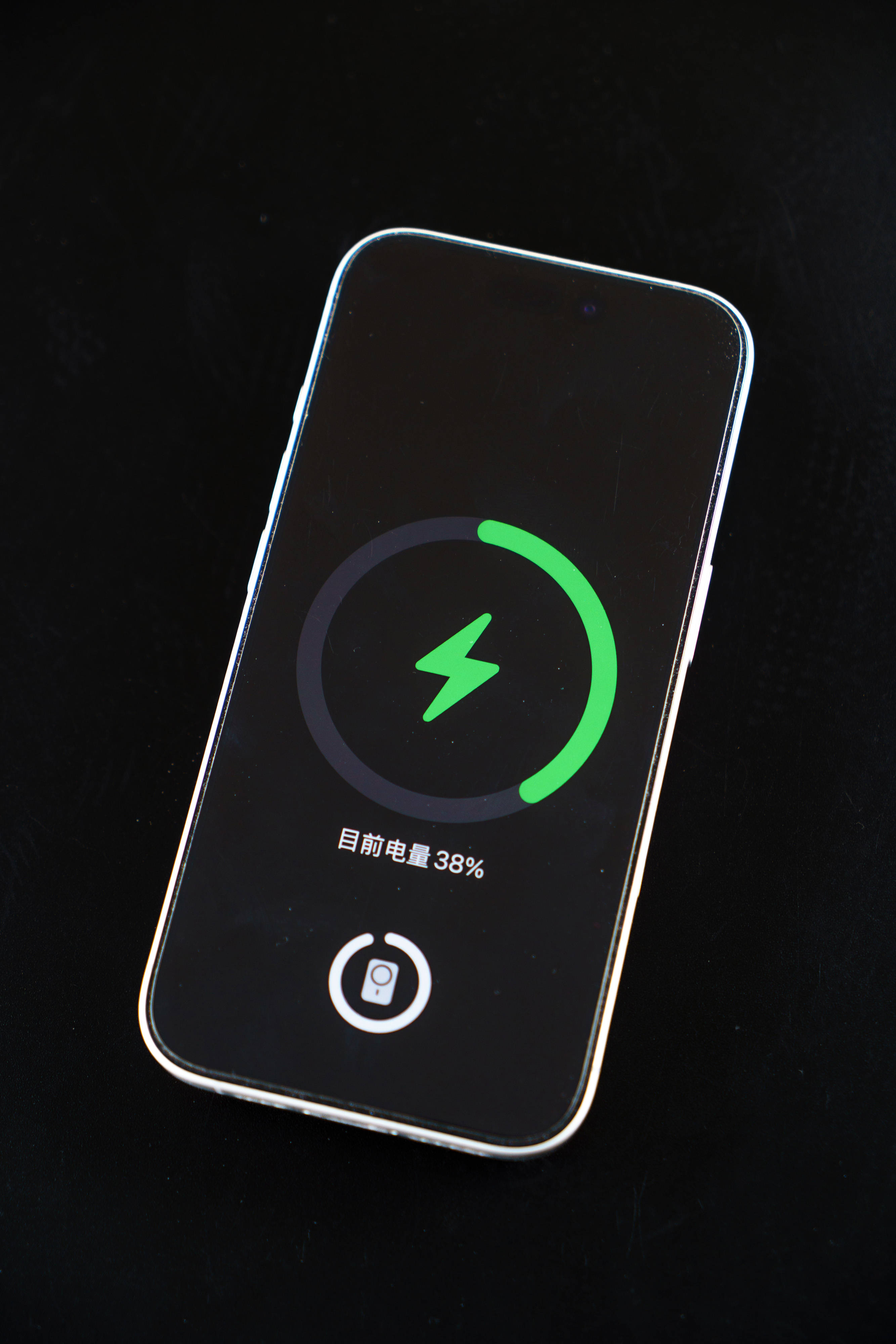 高颜值充电宝又多个选择-唯吾WIWU超薄MagSafe磁吸充电宝体验分享