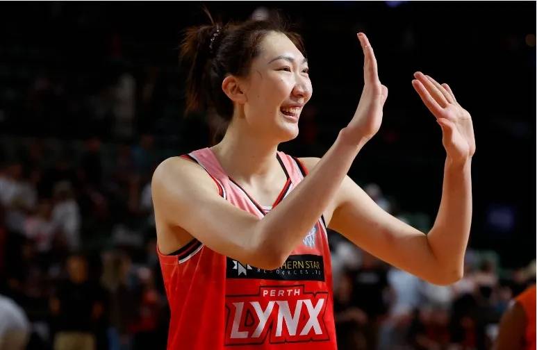 统治级表现！韩旭 26 分钟轰 14+10+4+3+2 全能数据 收官战率珀斯山猫锁定第二