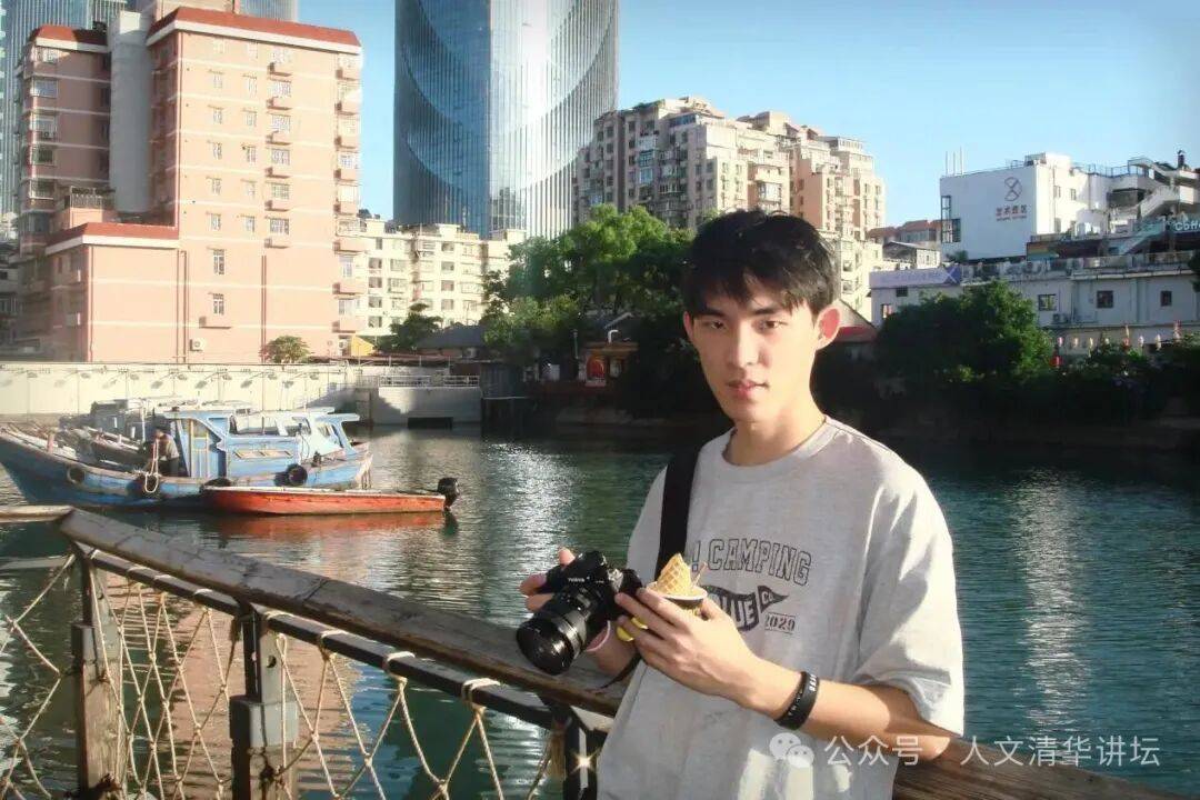 草原里的雕塑，舞台上的歌——一个清华男生的艺术之旅