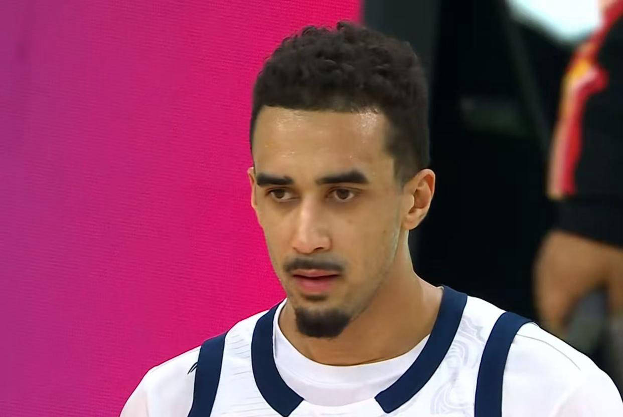 广东劲敌遭重创，孙铭徽恐缺席常规赛，杜锋或轻松进总决赛