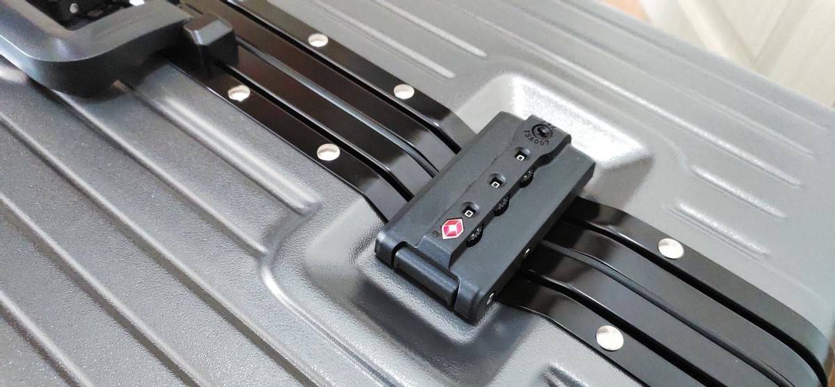 200KG 承重+4 层进口科思创，GaKior行李箱测评：非时尚6 防，耐用性一流