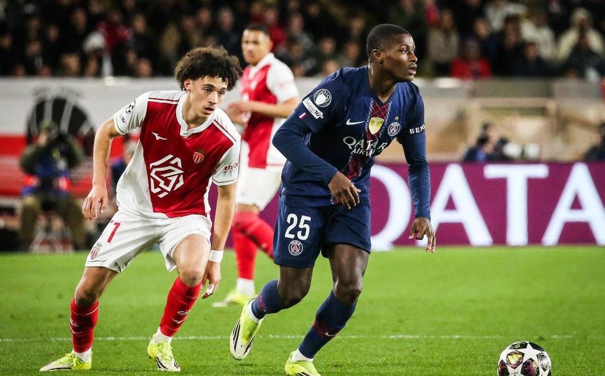 欧冠附加赛首回合，巴黎圣日耳曼3