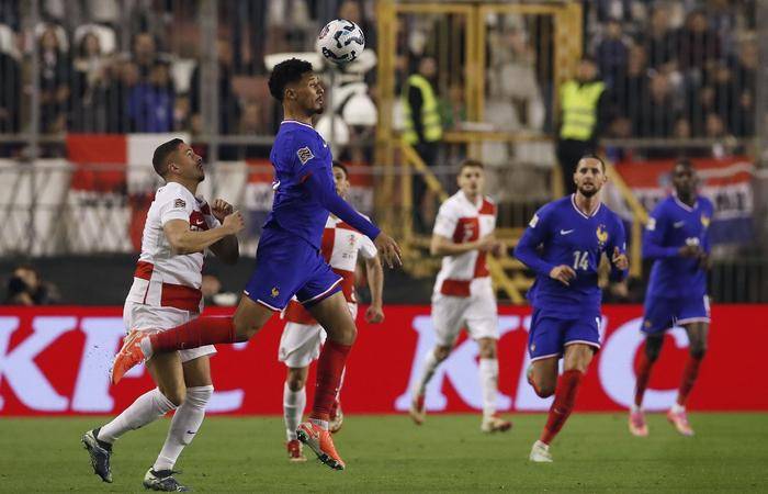 曼联抄底时刻！1亿妖星因欧冠崩盘恐降价，利物浦快到嘴的肉要飞？