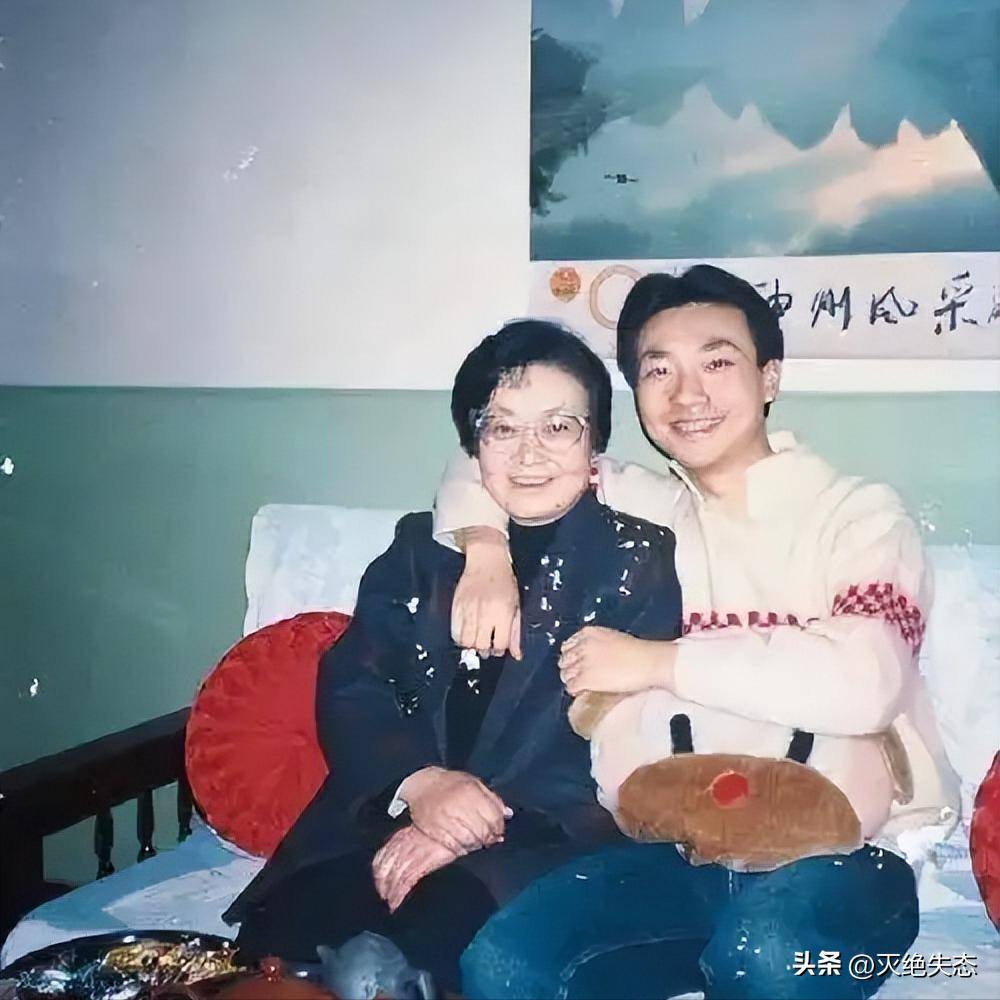 康辉哽咽,撒贝宁遗憾,尼格买提弥补,父母是他们最大的遗憾