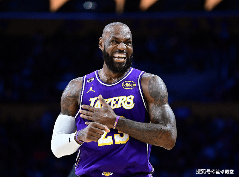 湖人128-104大胜国王 球员评价：2人优秀，6人及格，2人低迷 