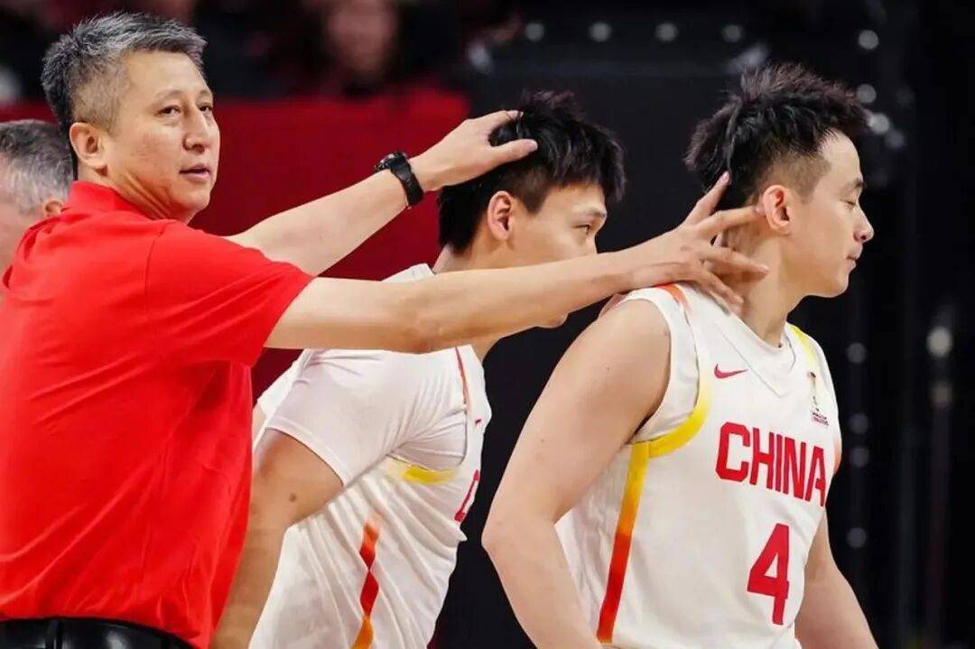 大反转！世预赛排名出炉，中国男篮弯道超车，台北男篮出乎意料