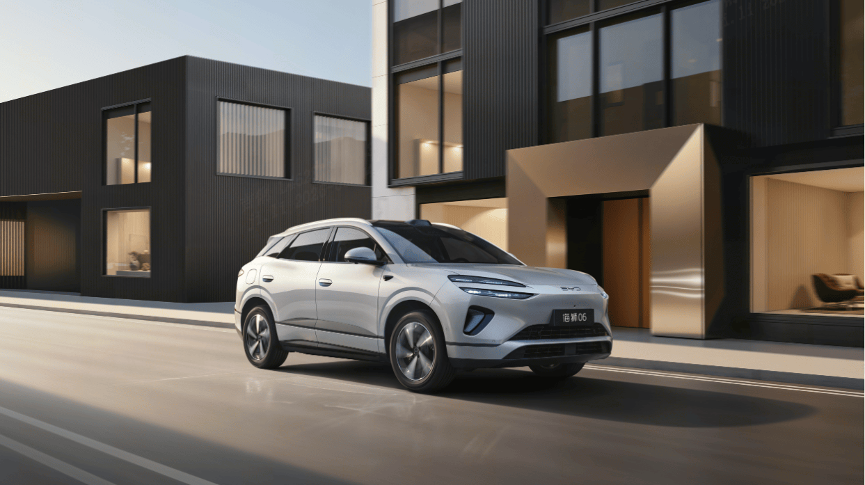 《第二代刀片电池+全新闪充技术全面落地，比亚迪海洋网678王炸出击》