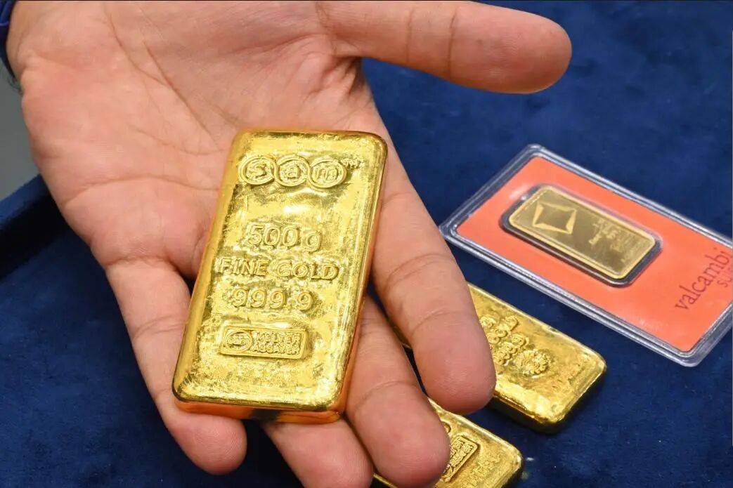 迪拜黄金打折卖？当地中国网友实探后澄清：只是黄金批发价有折扣 -华闻时空