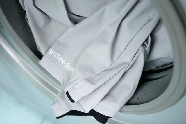 在阳光与舒适间划一道优雅边界：北归线 TROPIC NORTH 防晒衣