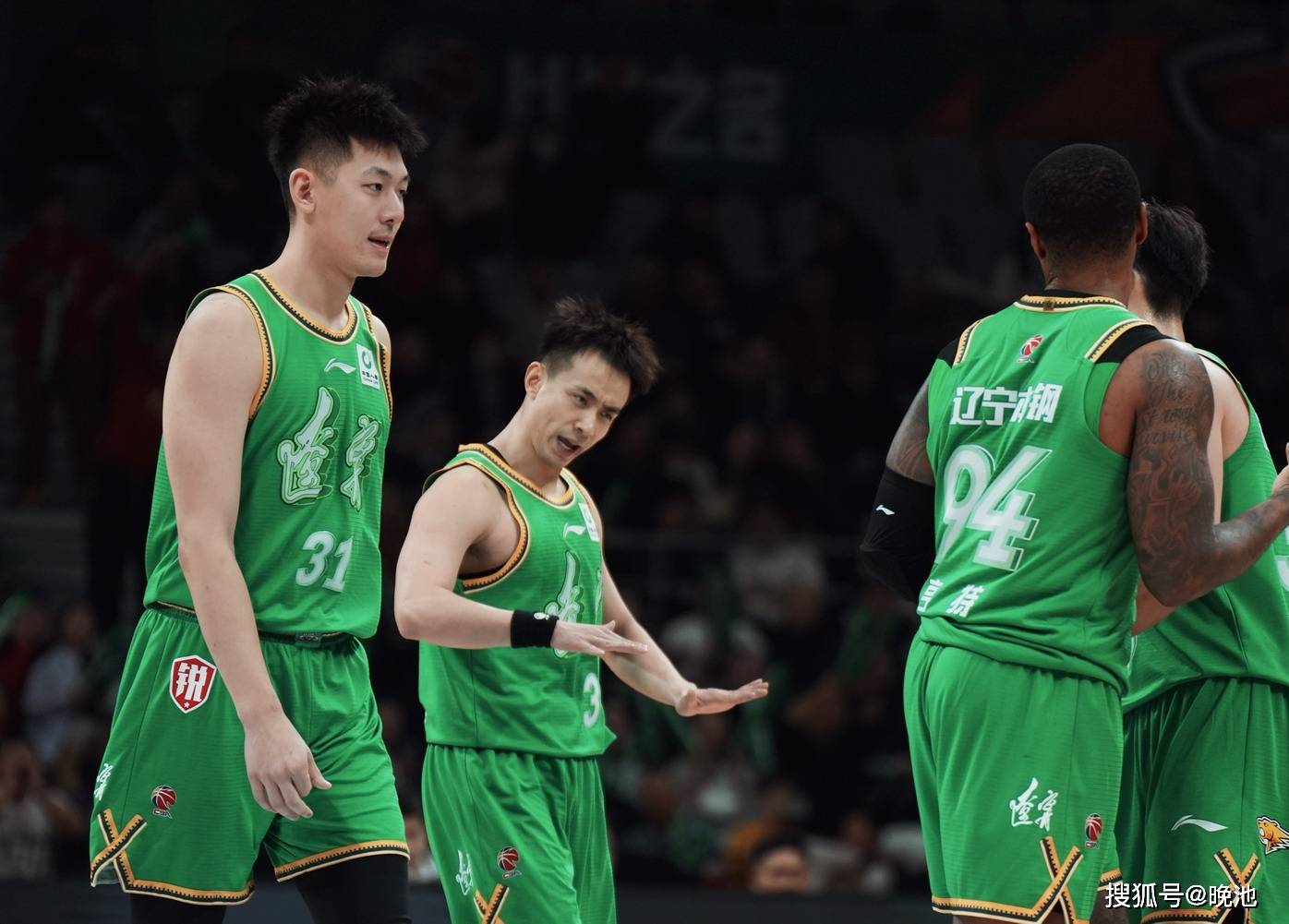 CBA辽篮VS深圳男篮名单出炉，赵继伟+4外援领衔，央视不转，2大平台直播