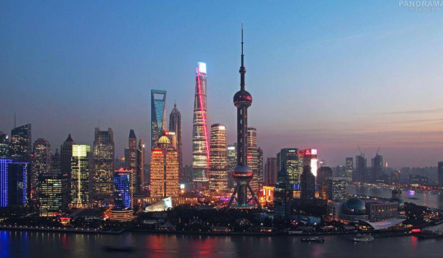 图片[2]-美国小伙首次来到中国非常害怕，下飞机后赞叹中国实在是太棒了 -华闻时空