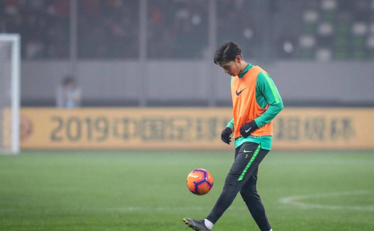 一朝天子一朝臣，伊万科维奇看不上的侯永永，邵佳一上任后能否打破体系壁垒招其入队踢库拉索战