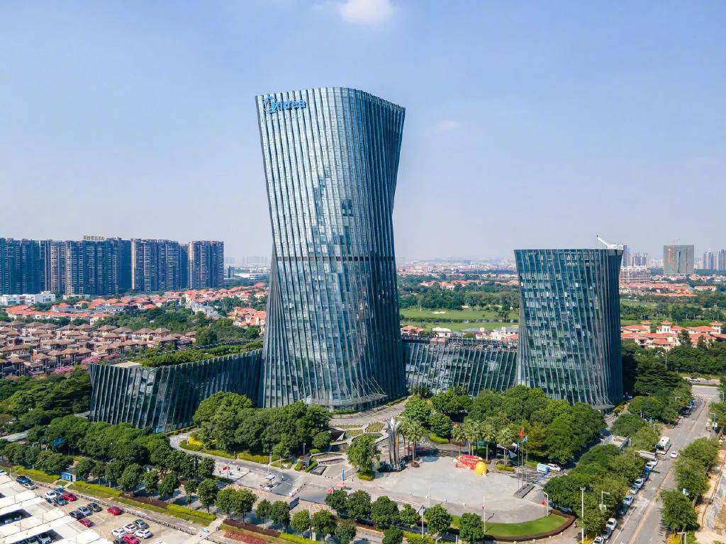 透视涂丨方洪波退休，美的将完成三代交接，为什么涂料厂却卡在了“接班劫”？