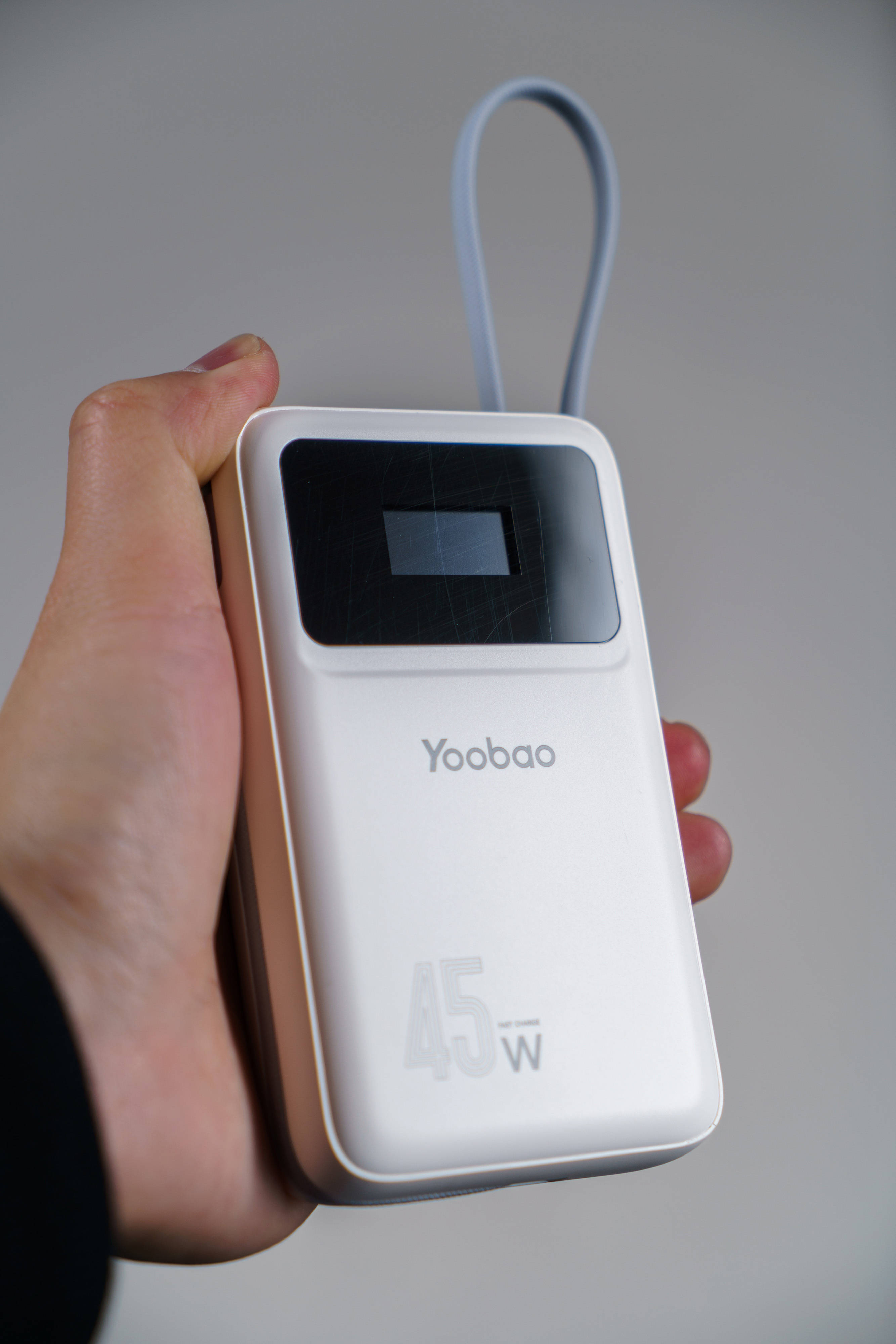 不到2.3张就能买到屏显大容量充电宝你敢信？羽博自带双线充电宝分享