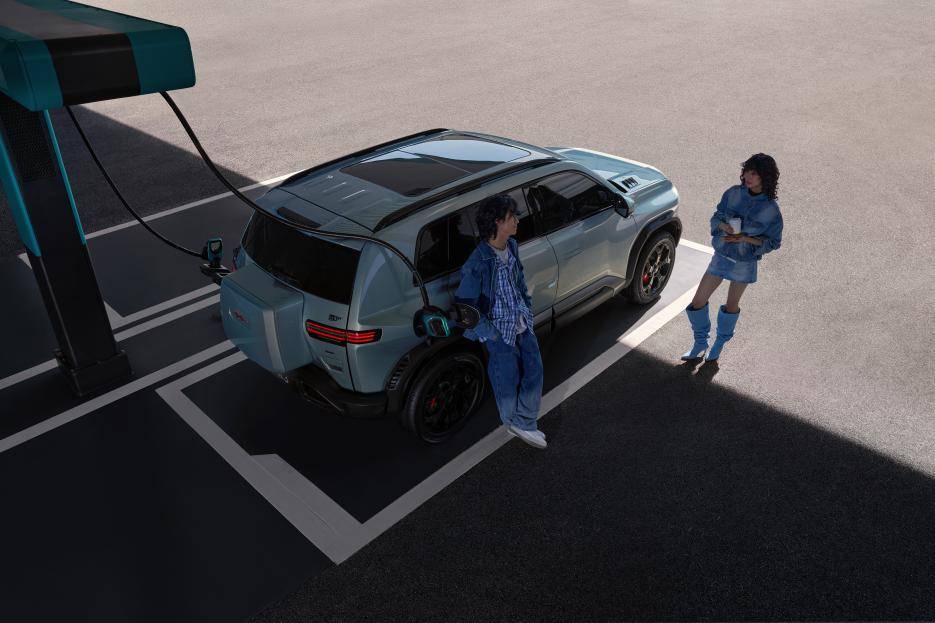 最值得买的A级纯电精品车 方程豹钛3闪充版上市15万起