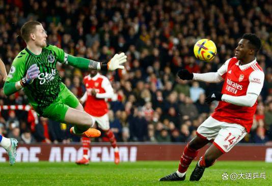 枪手冲冠关键战!阿森纳主场对阵客场不败的埃弗顿,厄德高伤缺,定位球攻防成胜负手