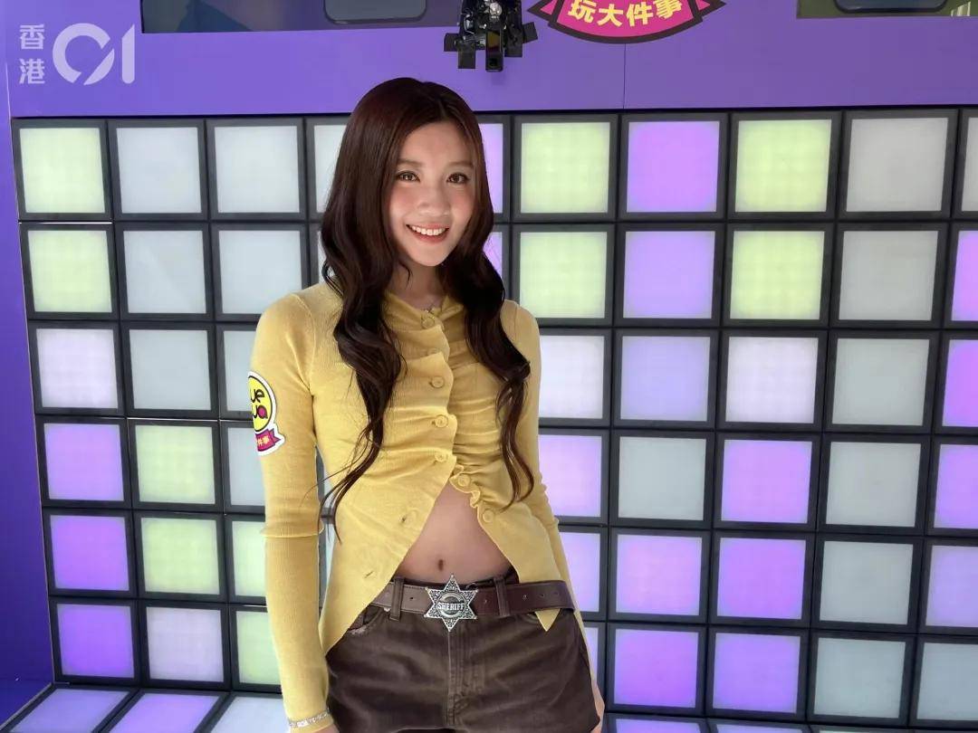 COLLAR成員王家晴（Candy）今日（15日）聯同農夫（陸永、C君）及曾傲棐（Arvin）出席公開活動。（林迅景 攝）