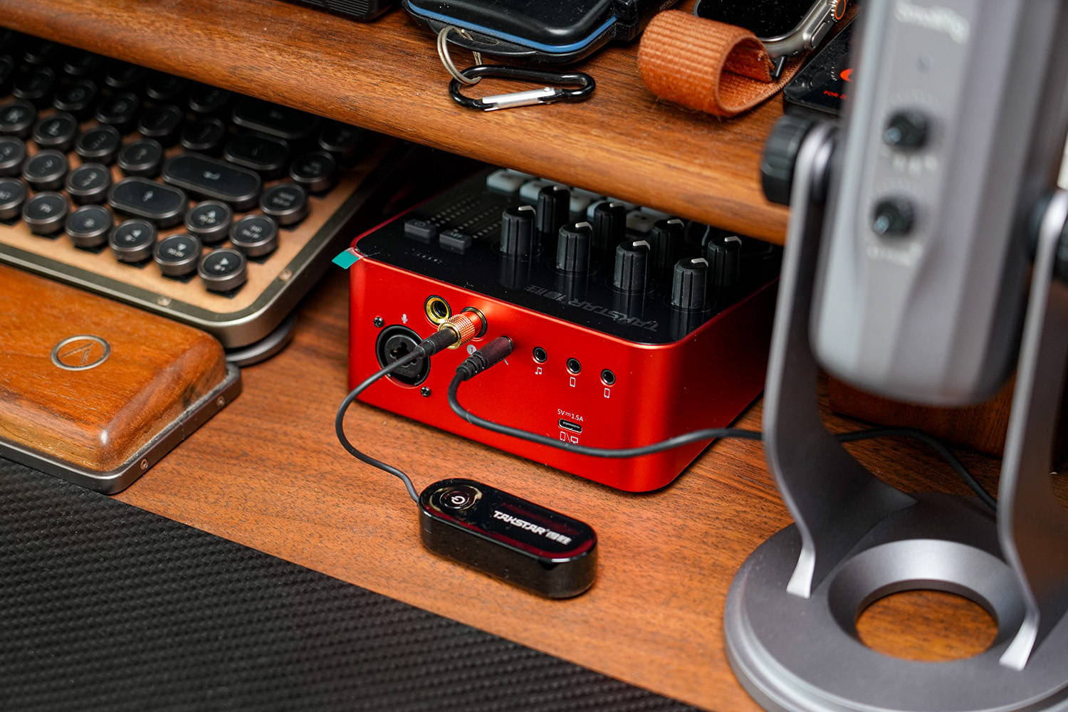 监听耳机怎么选？ 无线传输一拖多直播必备，得胜WPM-420评测分享