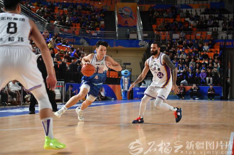 新疆飞虎三分神准主场胜北控 纳托尔与队友教练发生争执