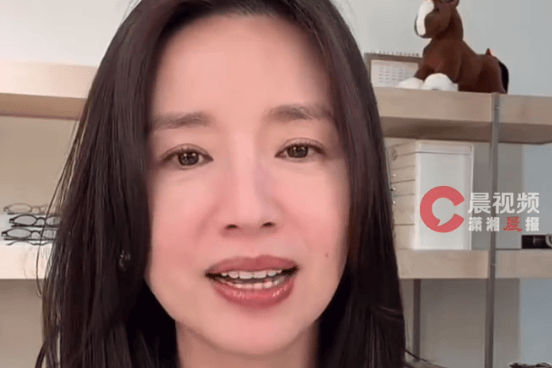 董洁自曝拖延治牙致说话漏风！呼吁网友重视口腔健康及时就医