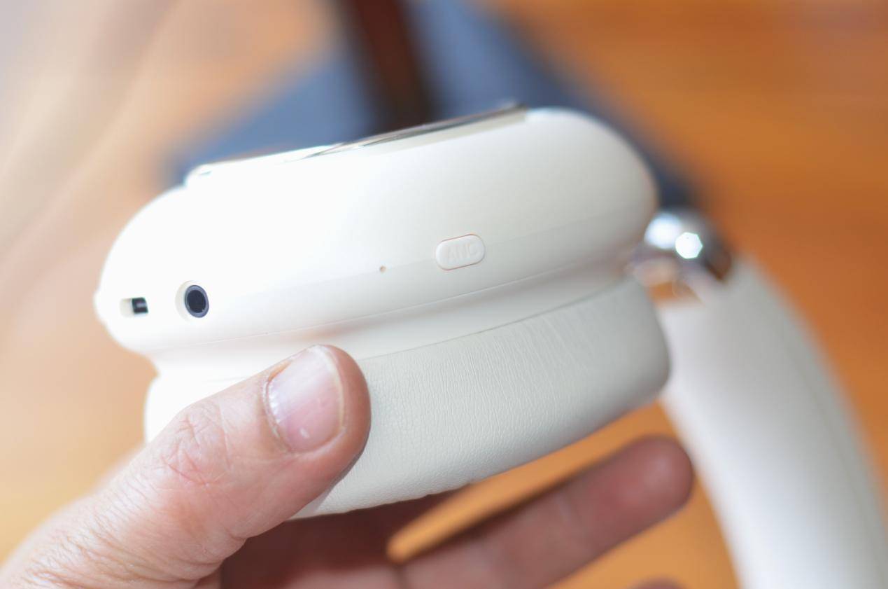 HiFi音质、智能交互灵动屏、AI智能，南卡SHOW头戴式耳机体验感拉满