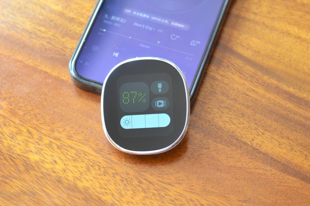 HiFi音质、智能交互灵动屏、AI智能，南卡SHOW头戴式耳机体验感拉满