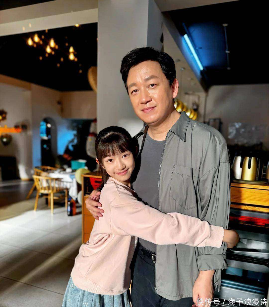 潘粤明也未曾料到和董洁分开13年后17岁的儿子竟成了他的救赎