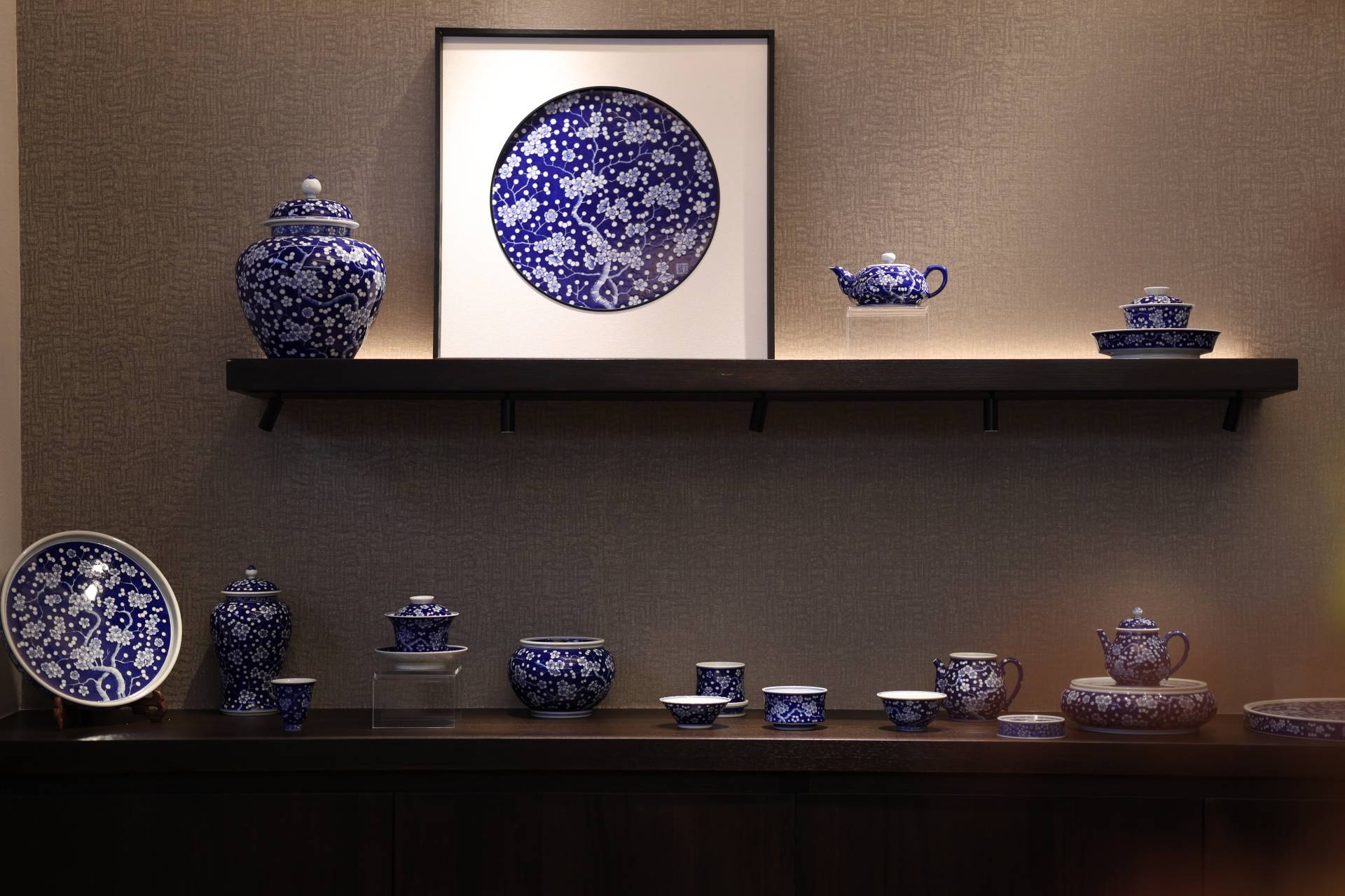 陶艺街最值得逛的店小桥窑：在青花与釉里红里，看见当代的“王步气韵”