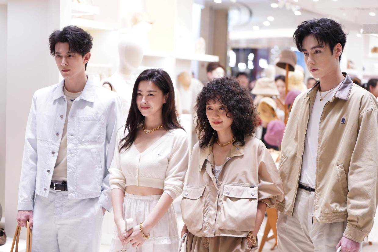 马伊琍朱珠摩登亮相 胡一天邓凯青春洋溢