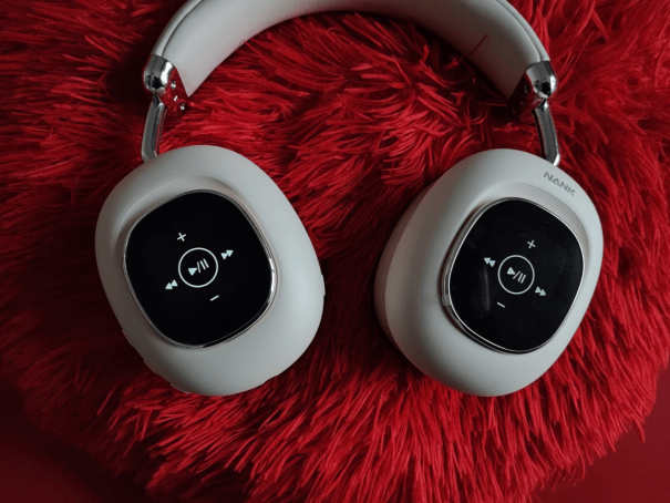 千元头戴新标杆：南卡（NANK）Show灵动屏，舒适与音质的双重革命