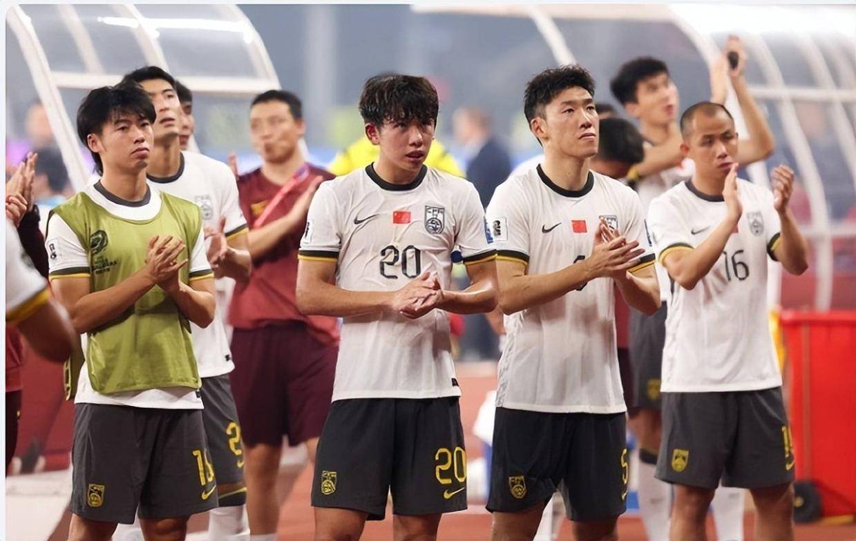国足传来利好消息！亚洲杯抽签突然推迟！国足第3档身份坐实，能否抽到上上签？