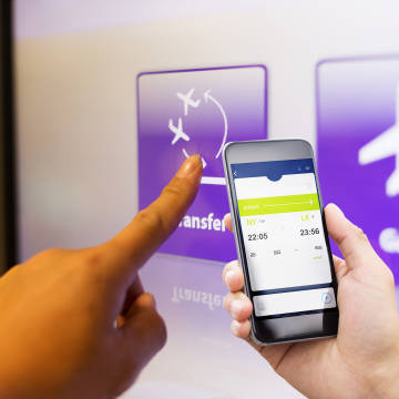 如何选择专业的服务团队来进行小程序开发?