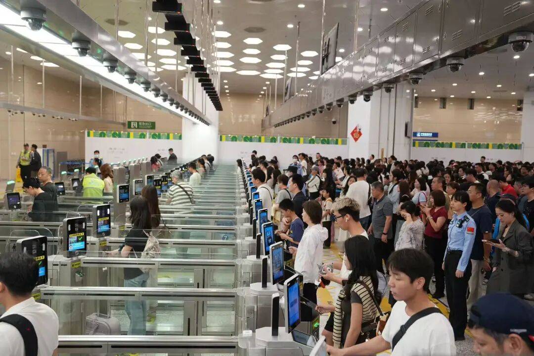 纪录再刷新！横琴口岸提前29天客流破千万！(图1)