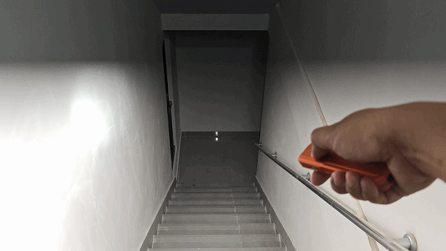 菲尼克斯E06R PRO RG手电：高性能三光源双控，探索光的无限可能