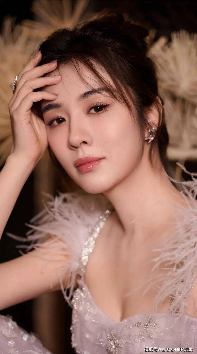 王晓晨发文卖惨！全网心疼俞灏明，集体劝分手