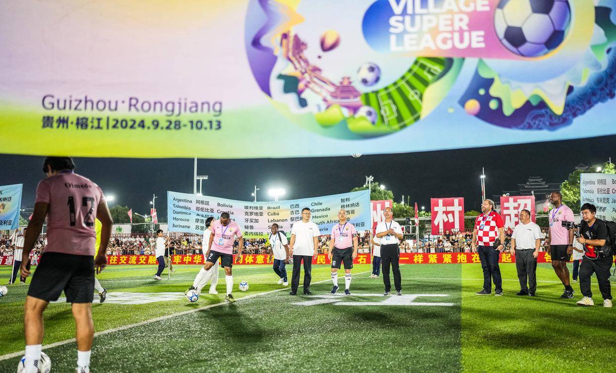 惊现！国脚王永珀暴瘦现身洛杉矶野球场，现在他真成北美球王？