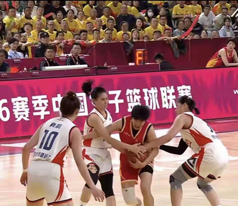 李缘力挽狂澜荣膺总决赛MVP 四川女篮74